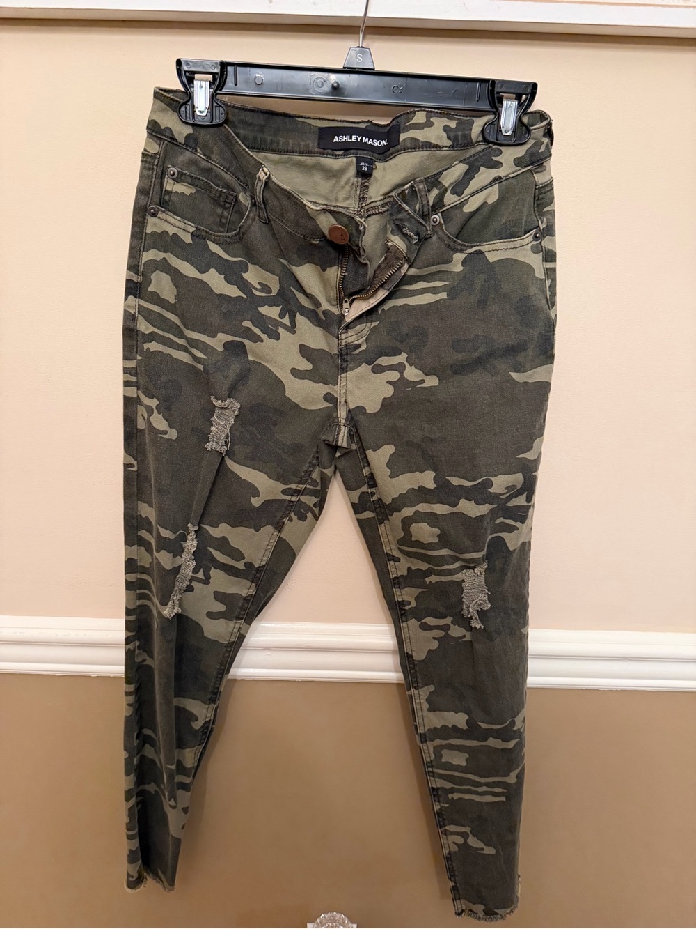 Ashley Mason Olive Green Camo Skinny Jeans Size 28 NWOT